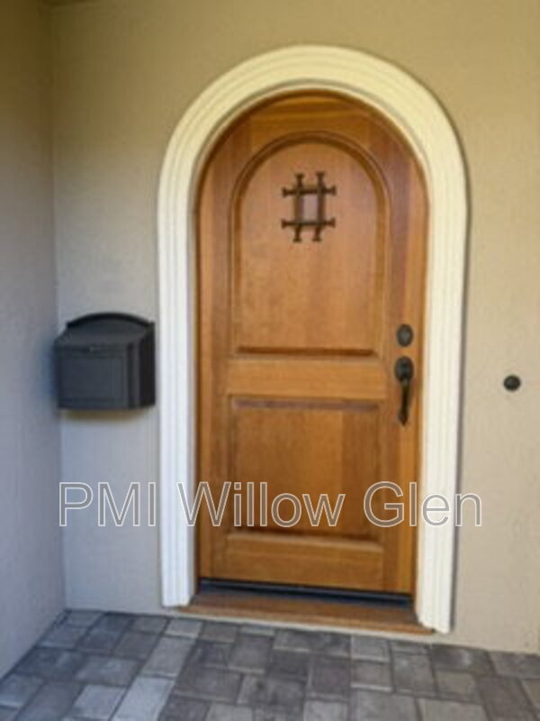 Building Photo - 536 Curie Dr