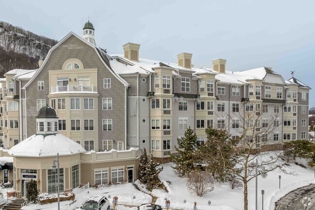 Parkside At The Harbors