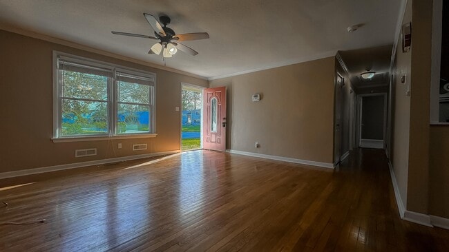 Building Photo - 1346 Tallwood St