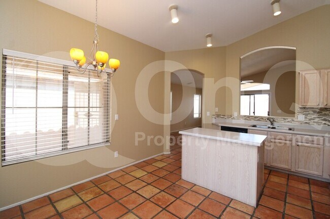 Foto del edificio - 1231 West Breckenridge Avenue