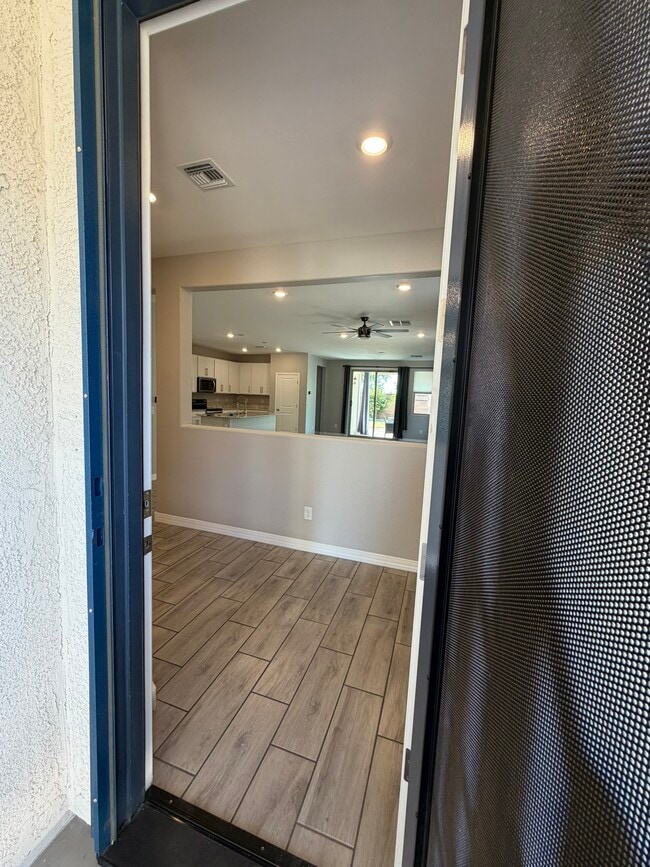 Building Photo - 5726 S 30th Gln