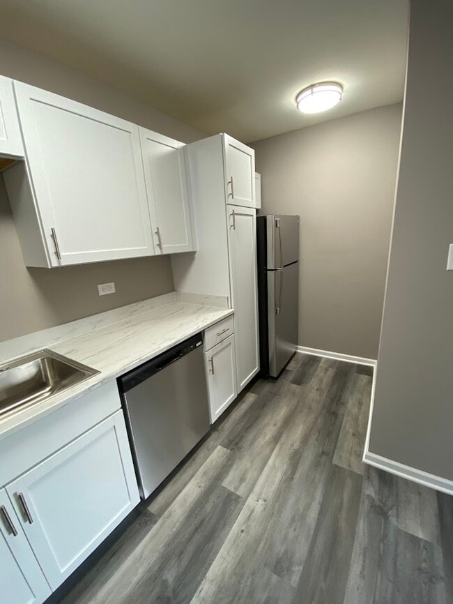 Building Photo - Carriage House Apartments LLC