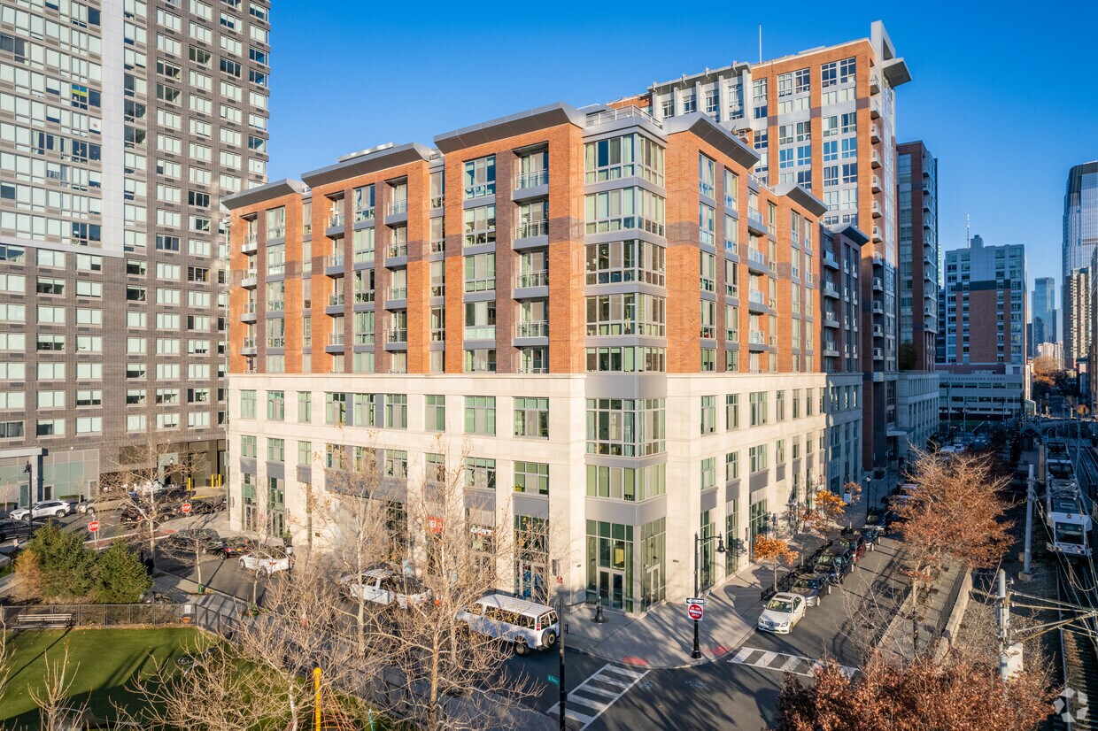 Gull's Cove 2 Apartments in Jersey City, NJ