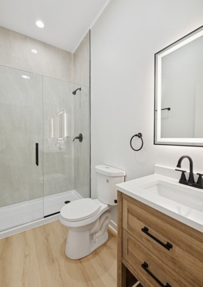 Foto del edificio - Modern and Luxurious 3b/2b Apartment in Humboldt Park