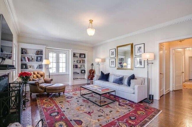 Foto del edificio - 2235 E Woodstock Pl