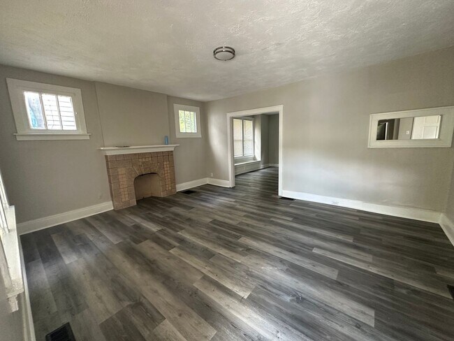 Foto del edificio - 722 Delhi Ave