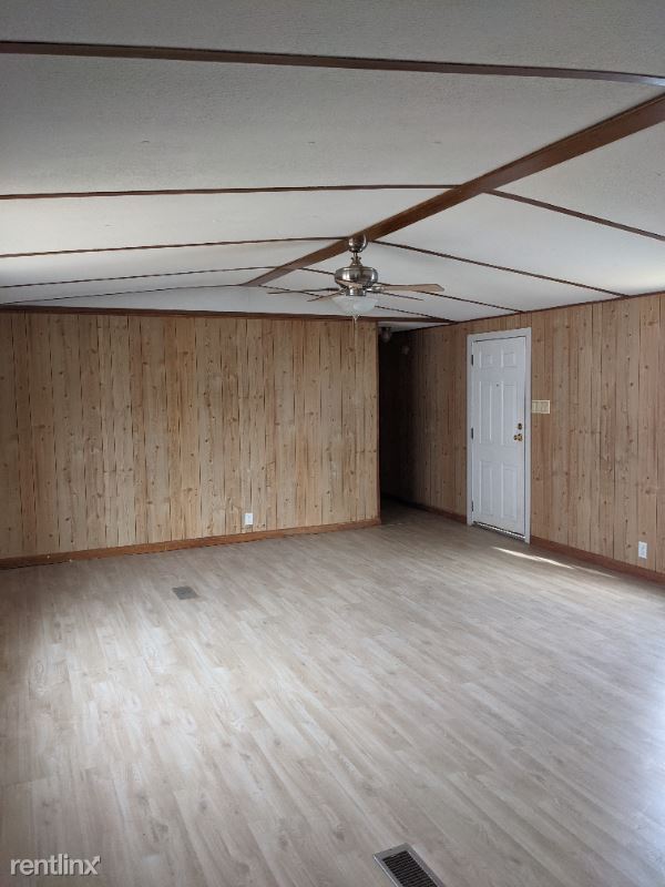 Primary Photo - 3 br, 2 bath Mobile Home - 49 Fullview Dr