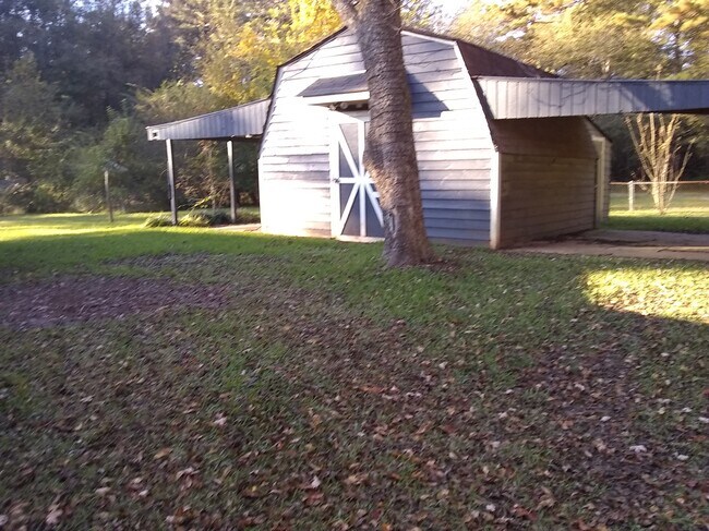 Building Photo - 307 Sunset Dr