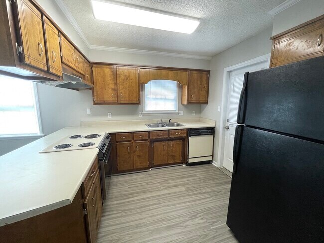 Foto del edificio - 229 Blue Pool Dr