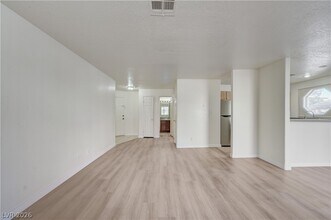 Building Photo - 5018 S Rainbow Blvd