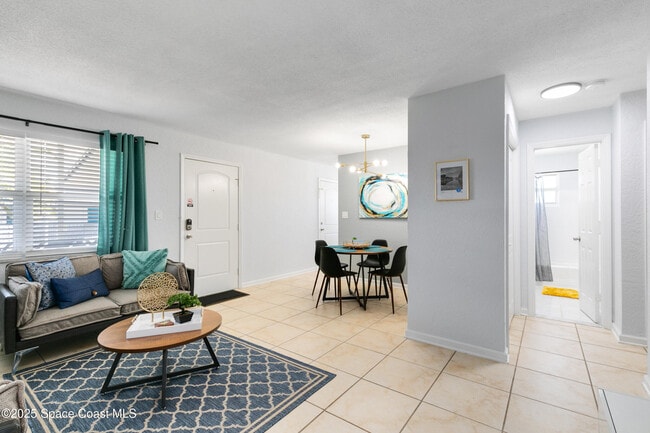 Building Photo - 1029 Park Dr