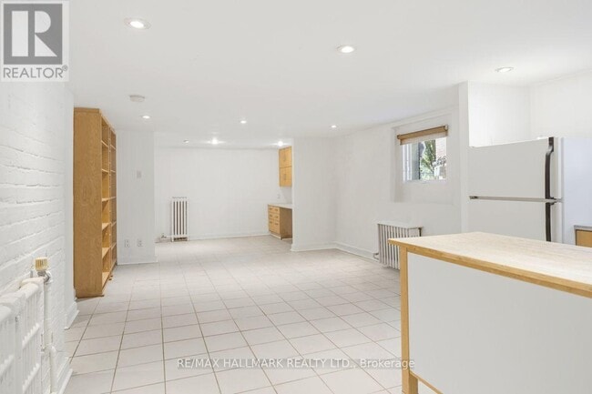 Building Photo - 321 Palmerston Blvd