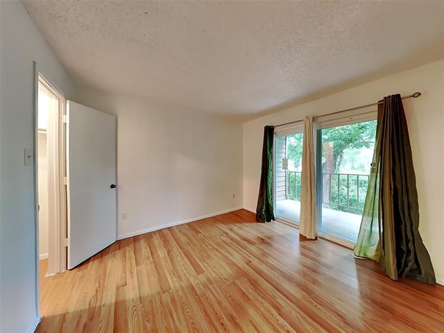 Foto del edificio - 6050 Melody Ln