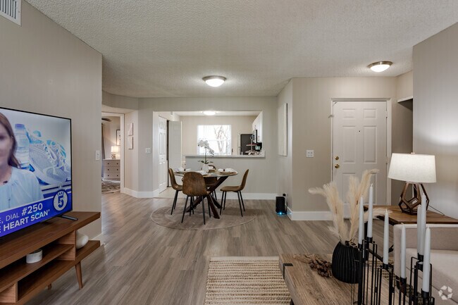 2BR, 2BA - Media luna - Welleby Lake Club