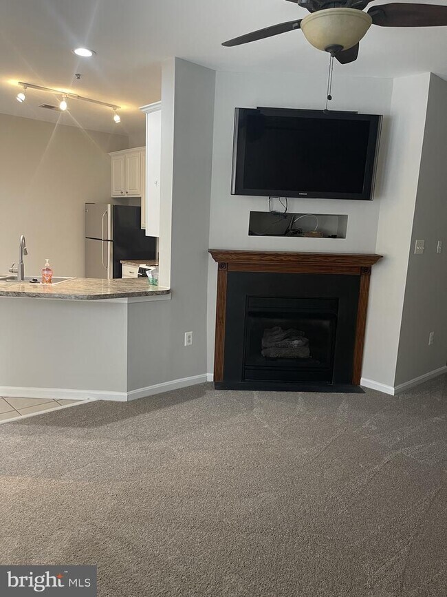 Foto del edificio - 15613 Everglade Ln