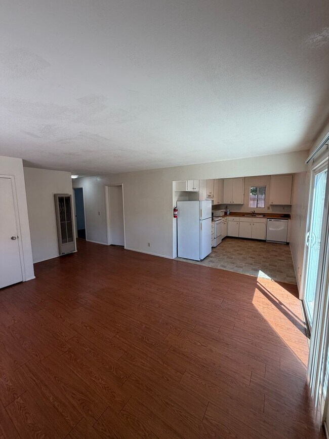 Foto del edificio - 1448 Warner St