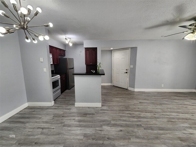 Building Photo - 2736 S University Dr