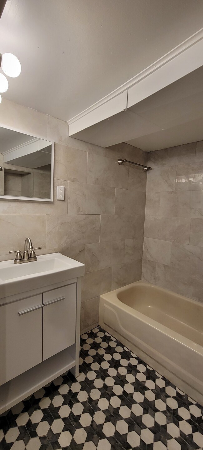 Foto del edificio - 1265 W Winona St