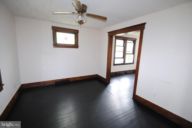 Foto del edificio - 106 Juniper St