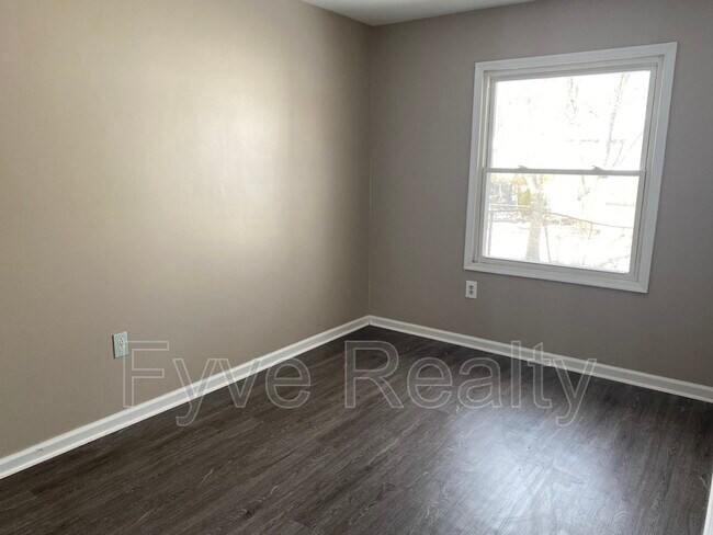 Building Photo - 1319 Greyswood Rd