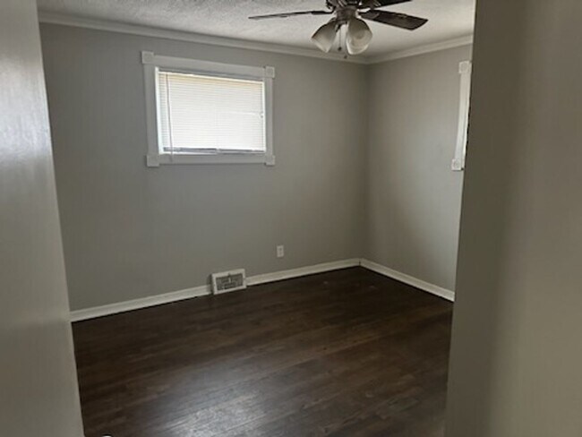 Foto del edificio - South KC 3 Bedroom Home! Come Make It Your...