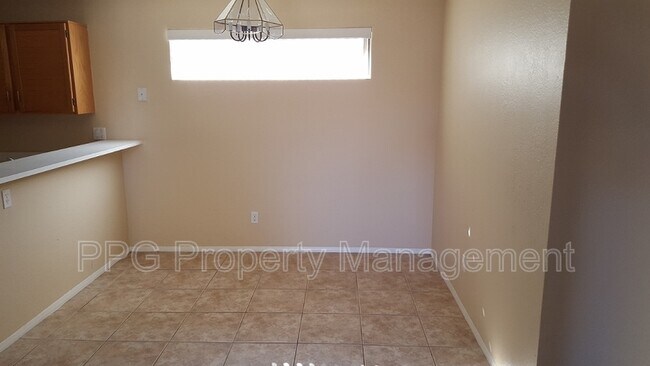 Foto del edificio - 3122 N 115th Ln
