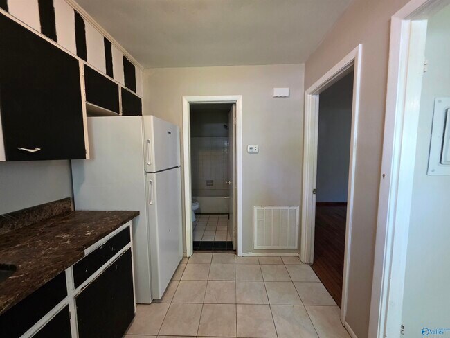 Foto del edificio - 905 Stevens Ct NE