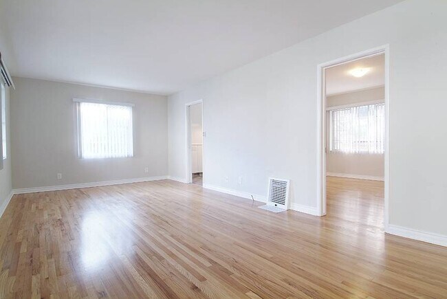 Sala de estar - 1224 S Westgate Ave