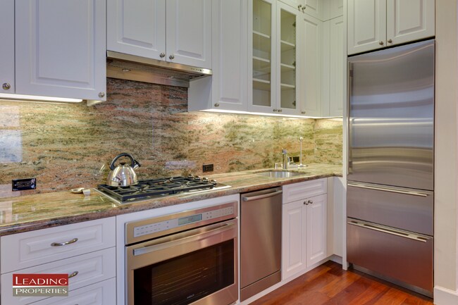 Building Photo - 25 Hotaling Pl