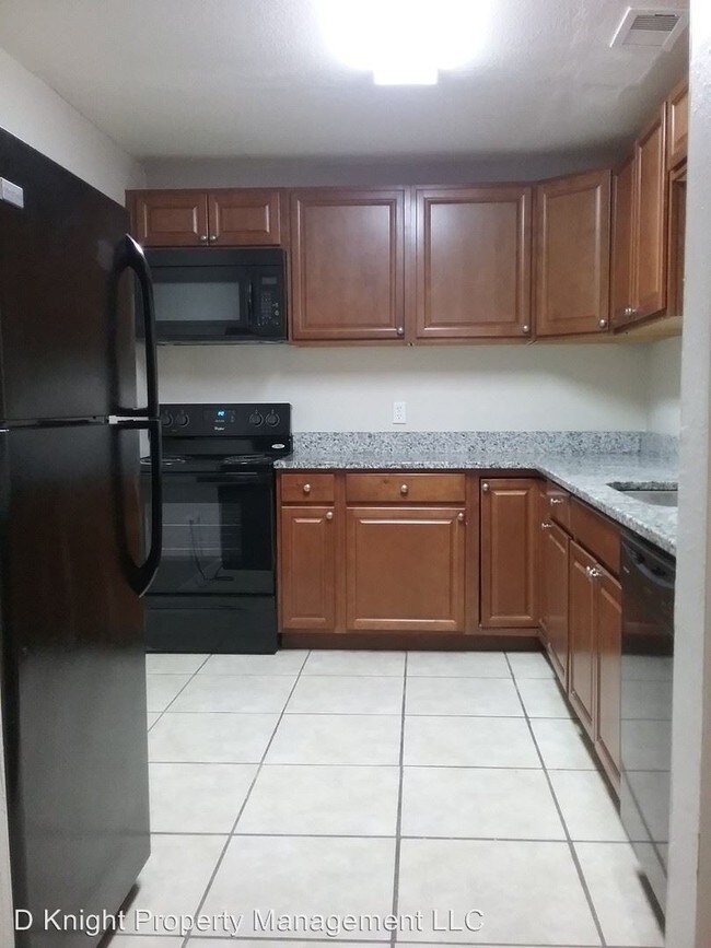 Building Photo - 4021 Versailles Dr