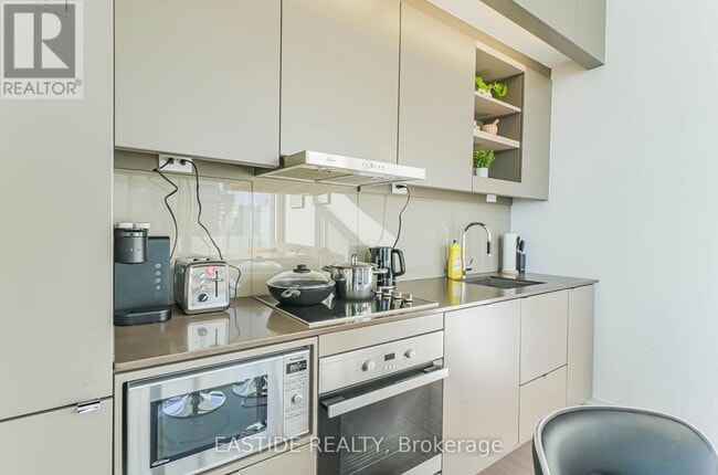 Building Photo - 101 Peter St