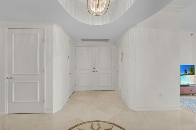 Building Photo - 3700 S Ocean Blvd