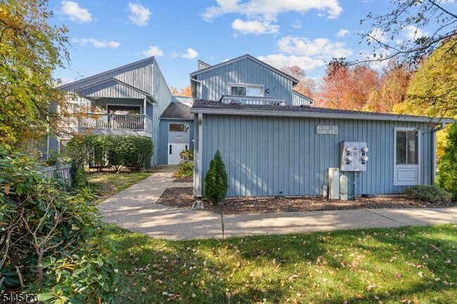 Building Photo - 51 Drake Ln