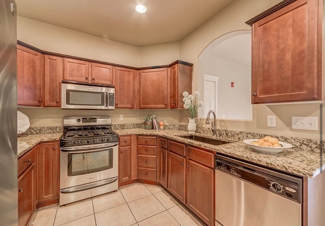 Foto principal - 108 W Spring Hill Way