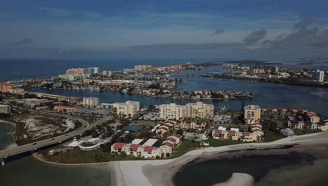 Building Photo - 865 S Gulfview Blvd