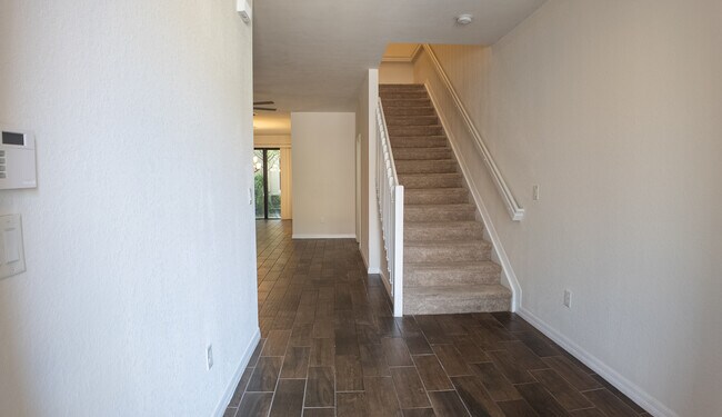Foto del edificio - 1042 NW 33rd Mnr