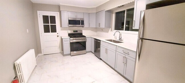 Foto del edificio - 48 Medway Ave