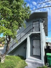 Building Photo - 1687 SW 10th St