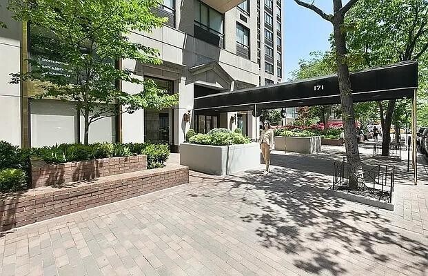Foto del edificio - 171 E 84th St