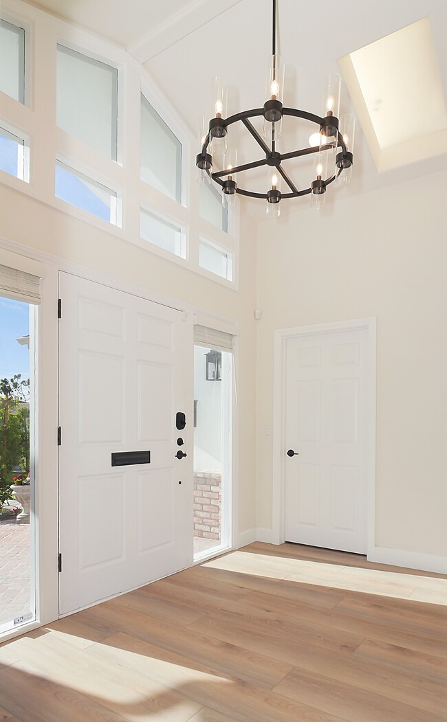 Building Photo - 108 Vía Mesa Grande