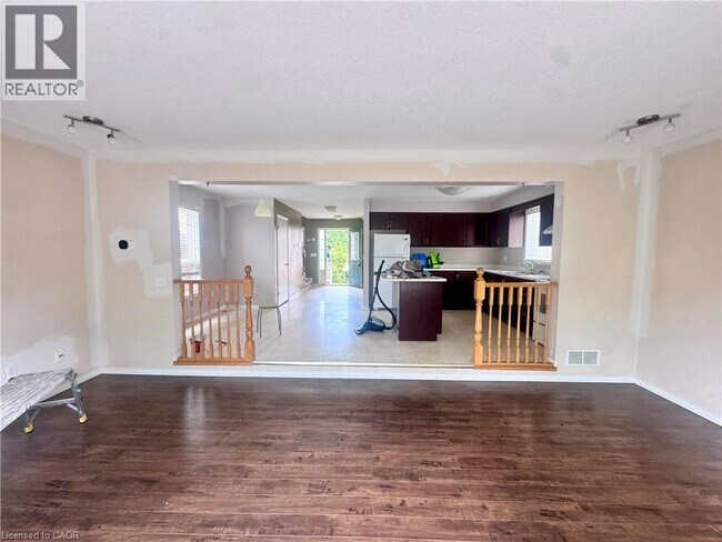 Building Photo - 379 Havendale Crescent