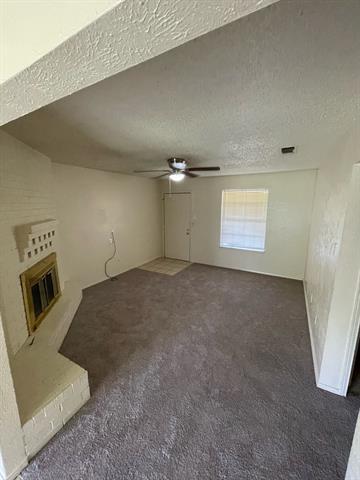 Building Photo - 216 Tejas Dr