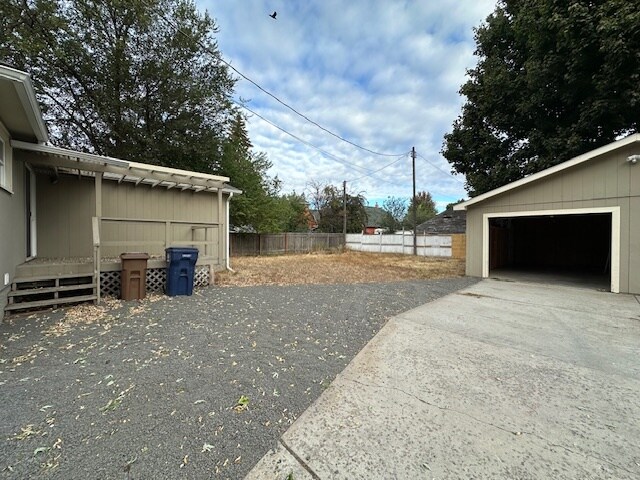 Foto del edificio - 715 E 37th Ave