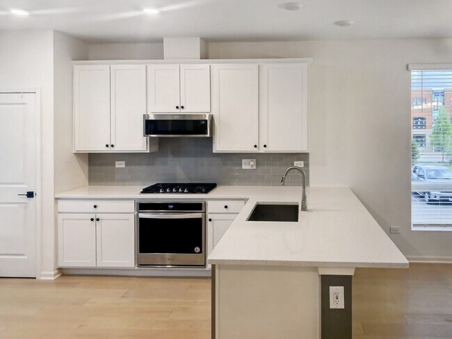 Building Photo - 2326 Venture Dr