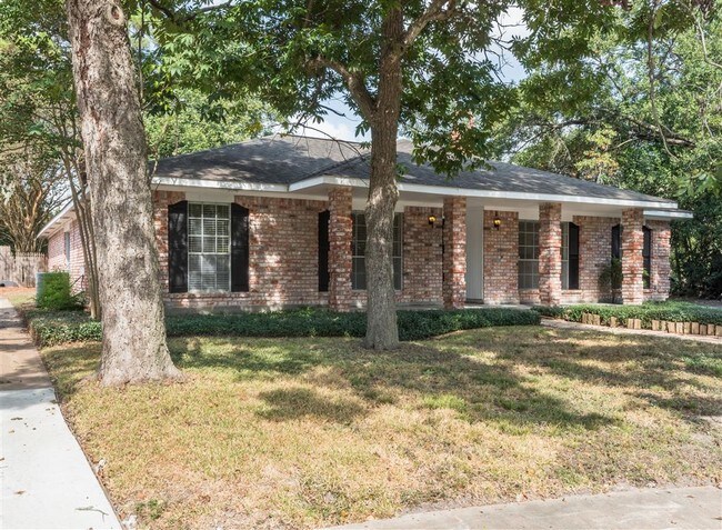 Building Photo - 7403 Tall Pines Dr