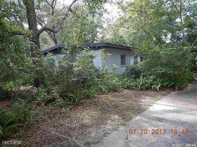 Building Photo - 3702 NW 22nd Pl