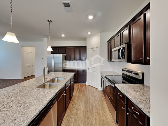 Building Photo - 516 Slew Dr