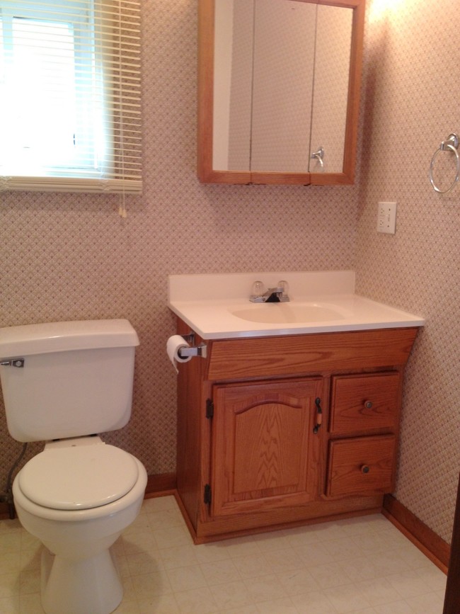 Bathroom - Elkview Apartments