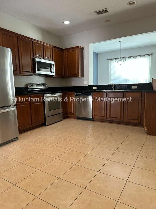 Foto del edificio - 4240 Metron Dr