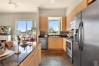 Building Photo - 388 E Ocean Blvd